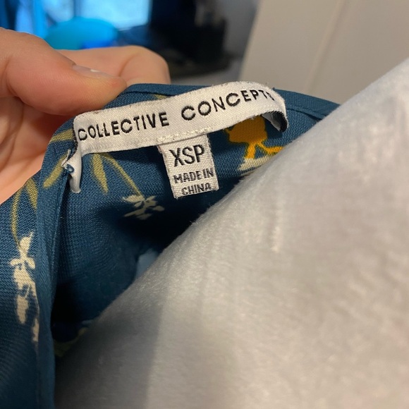 Collective Concepts Xs Petite Blouse Blue Green Floral Tie Front Top - Picture 5 of 5